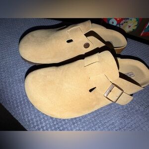 Birkenstock Boston. Taupe suede. Size 38/7.5